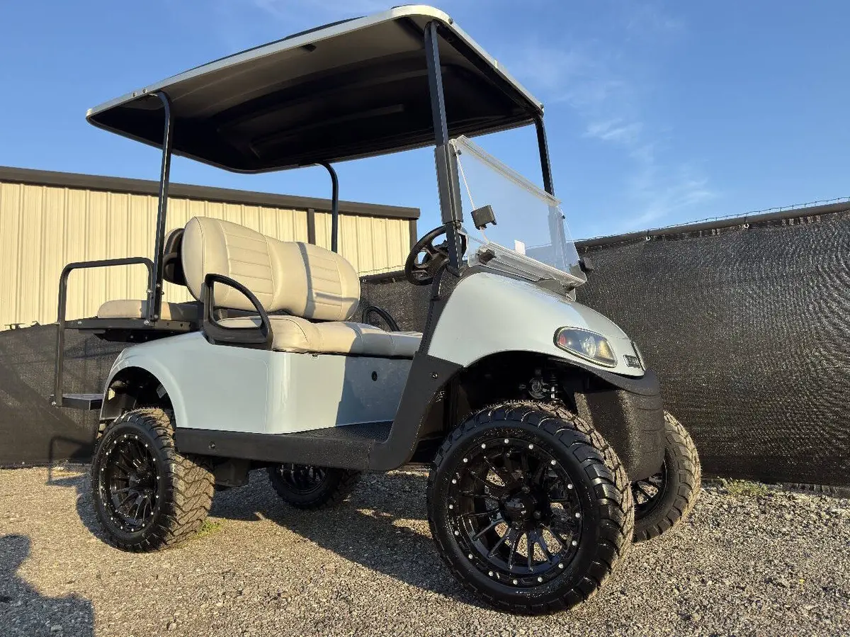 2022 E-Z-GO Freedom ELiTE Lithium thumb 2