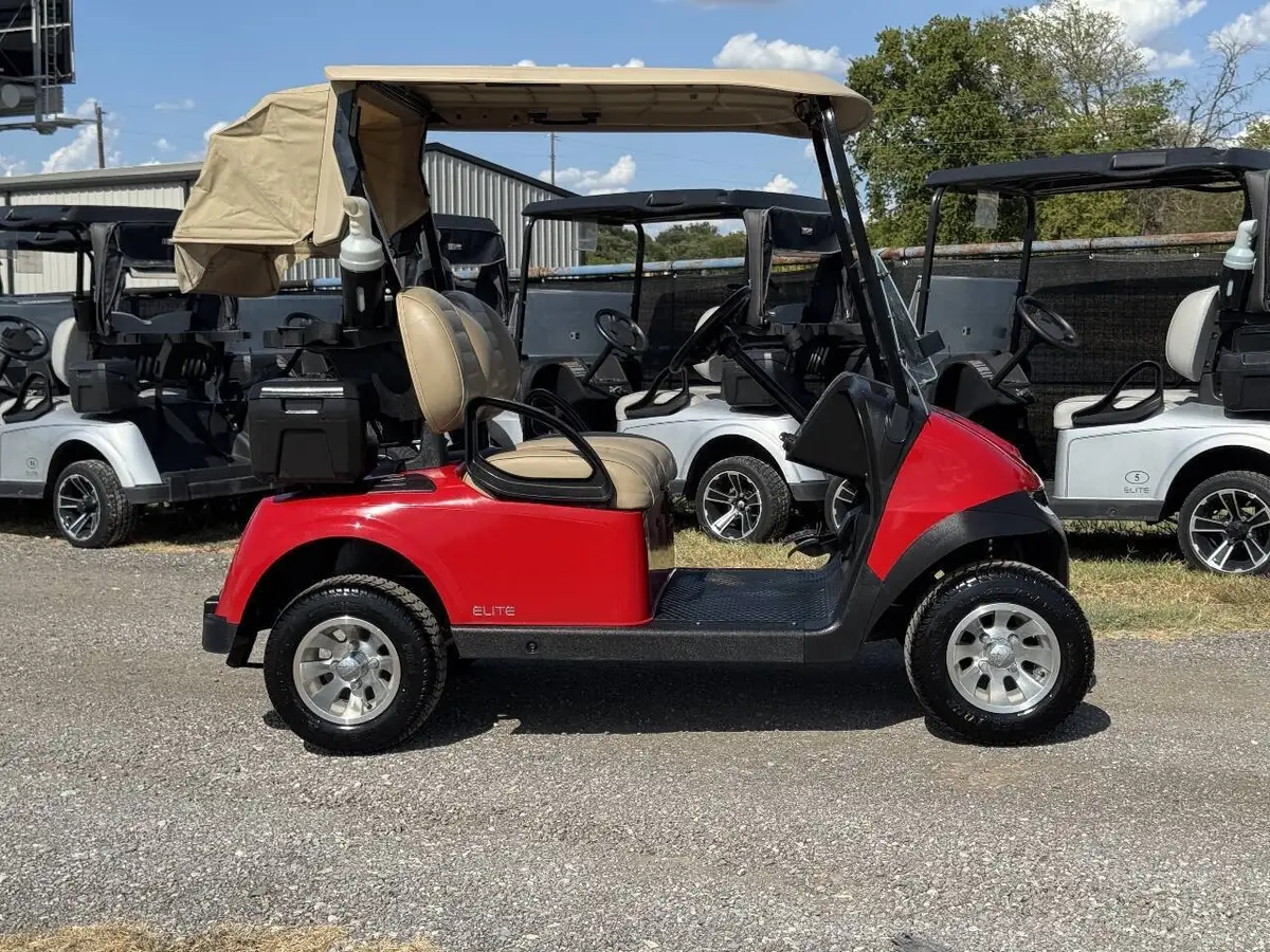 2024 E-Z-GO RXV ELiTE Lithium thumb 3