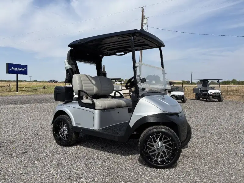 2024 E-Z-GO RXV photo 1