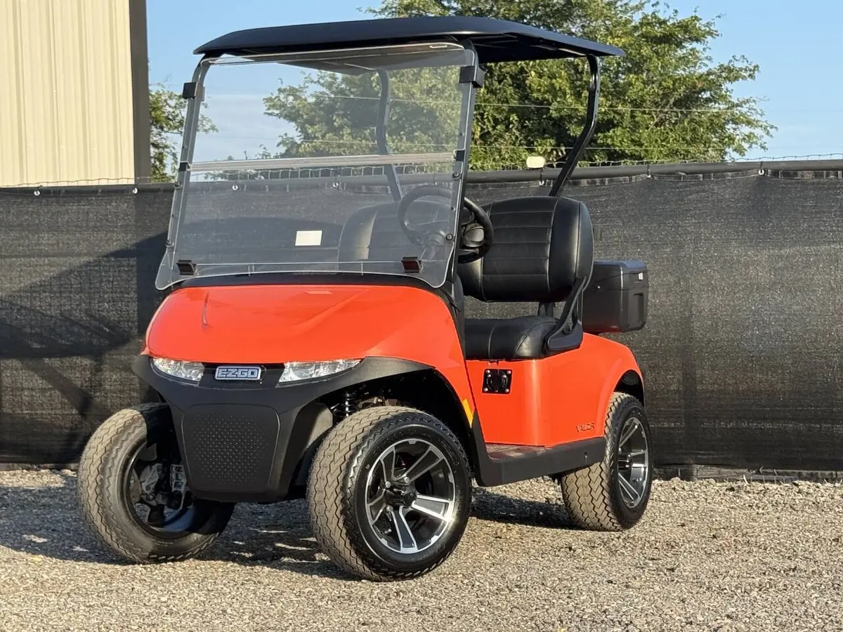 2025 E-Z-GO RXV ELiTE Lithium thumb 3