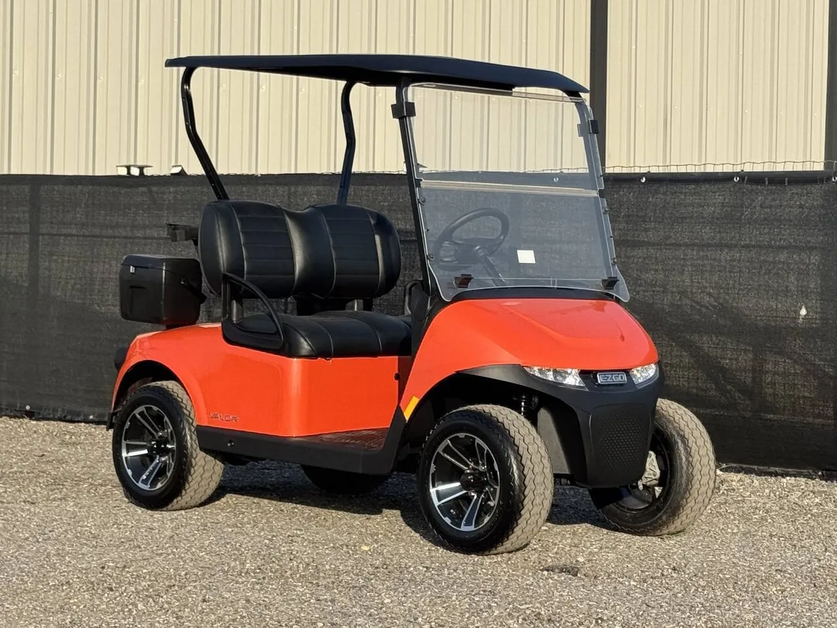 2025 E-Z-GO RXV ELiTE Lithium thumb 2