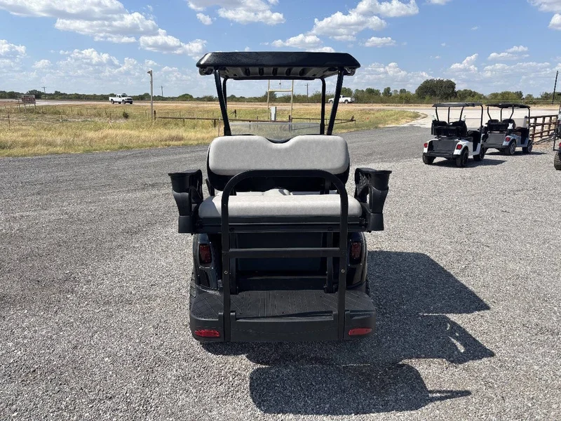 2020 E-Z-GO RXV thumb 4