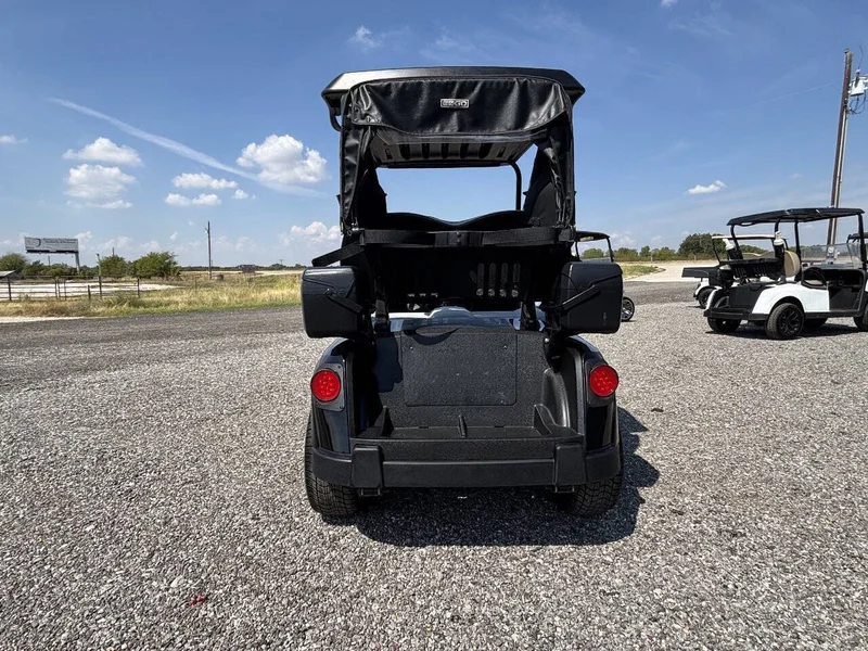 2025 E-Z-GO Freedom ELiTE Lithium thumb 4