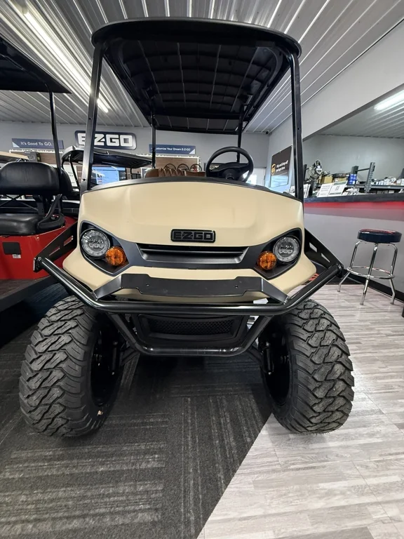 2026 E-Z-GO Express thumb 4