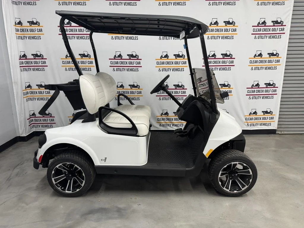 2024 E-Z-GO Freedom thumb 2