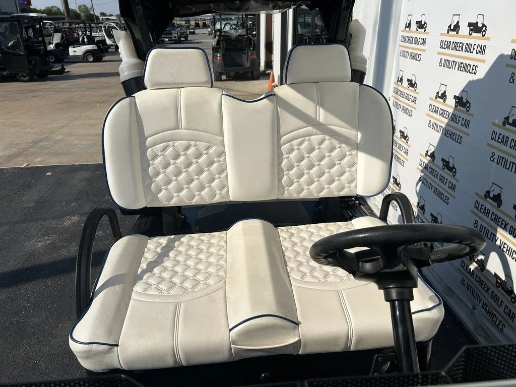 2021 E-Z-GO RXV thumb 4