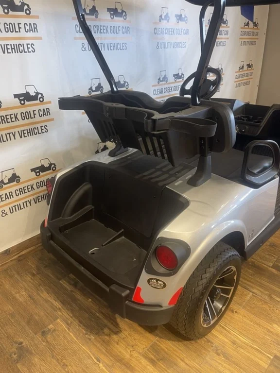 2025 E-Z-GO Valor thumb 4