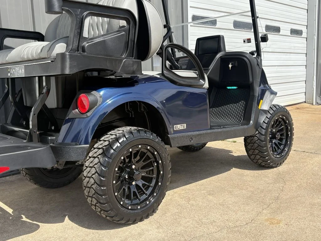 2026 E-Z-GO RXV ELiTE Lithium thumb 2