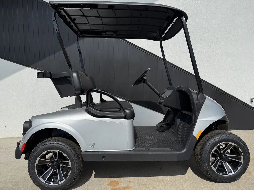 2025 E-Z-GO Freedom thumb 2