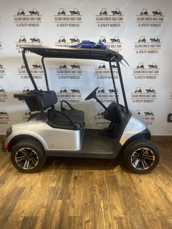 2025 E-Z-GO Valor thumb 2