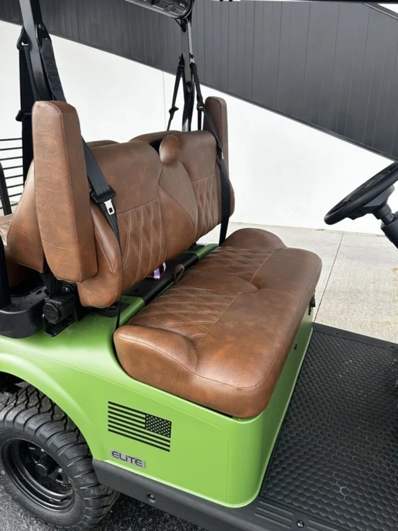 2026 E-Z-GO RXV ELiTE Lithium thumb 3