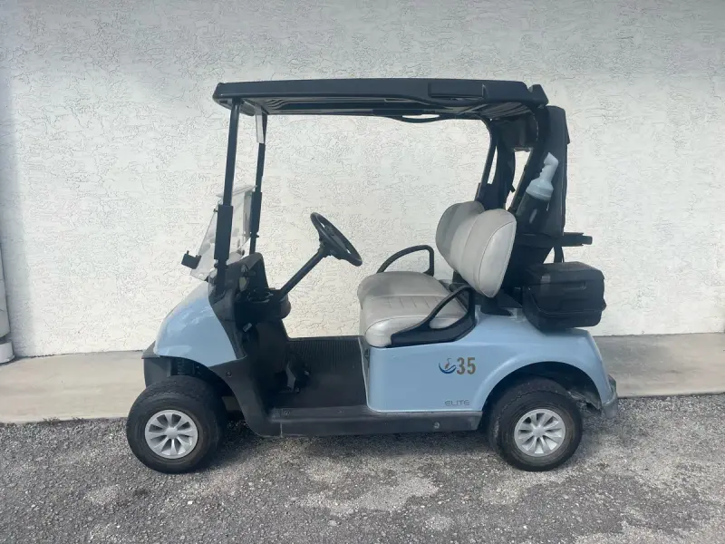 2022 E-Z-GO RXV photo 1