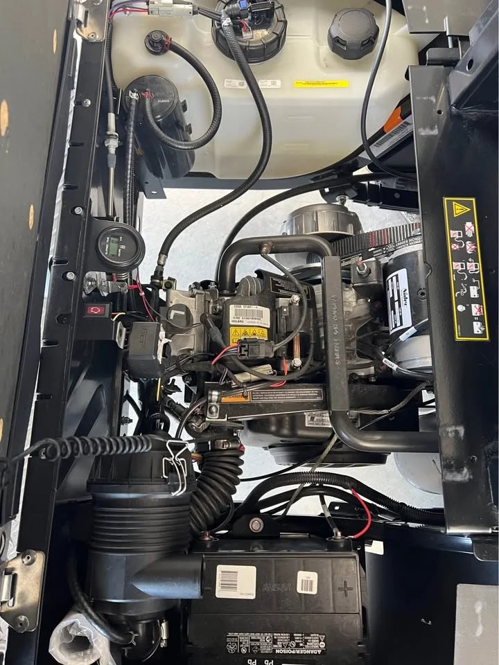 2026 E-Z-GO F/A HAULER 800 G-EFI thumb 4
