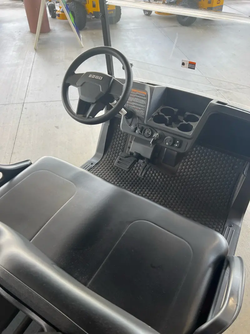 2027 E-Z-GO RXV VALOR GAS EFI PTV thumb 4