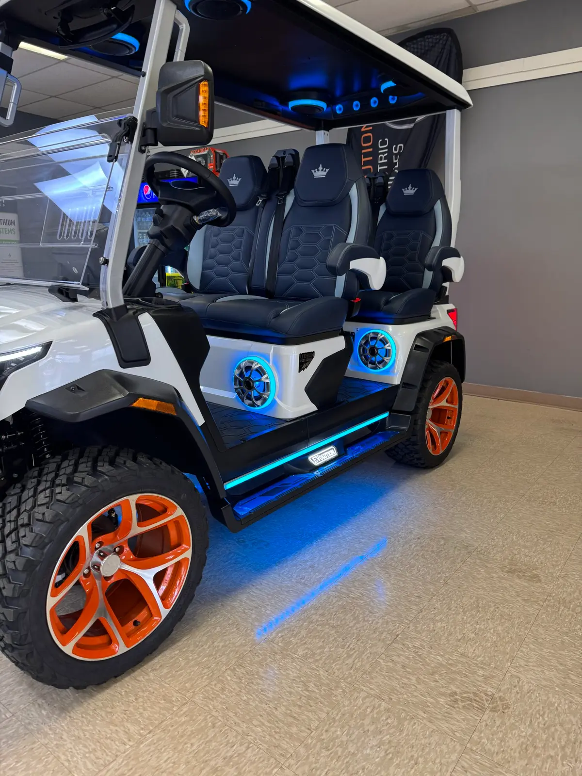 2025 Evolution XT4 photo 1