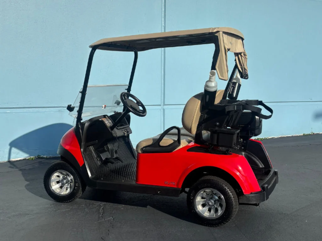 2025 E-Z-GO RXV ELiTE Lithium thumb 2