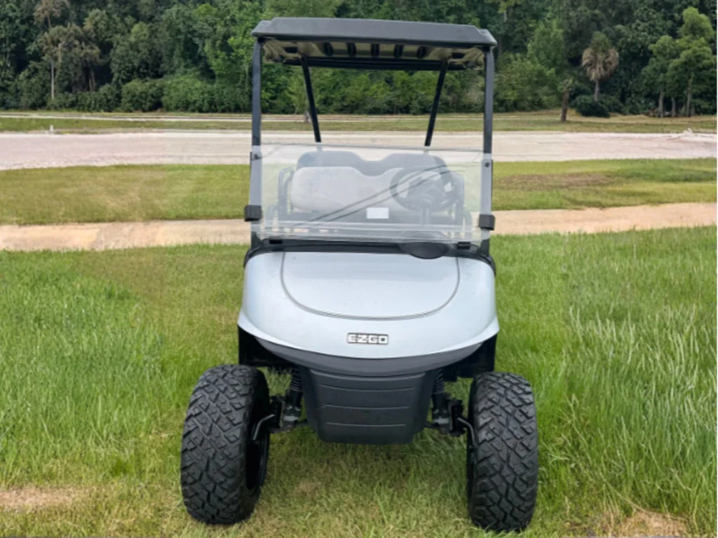 2020 E-Z-GO RXV ELiTE Lithium thumb 3