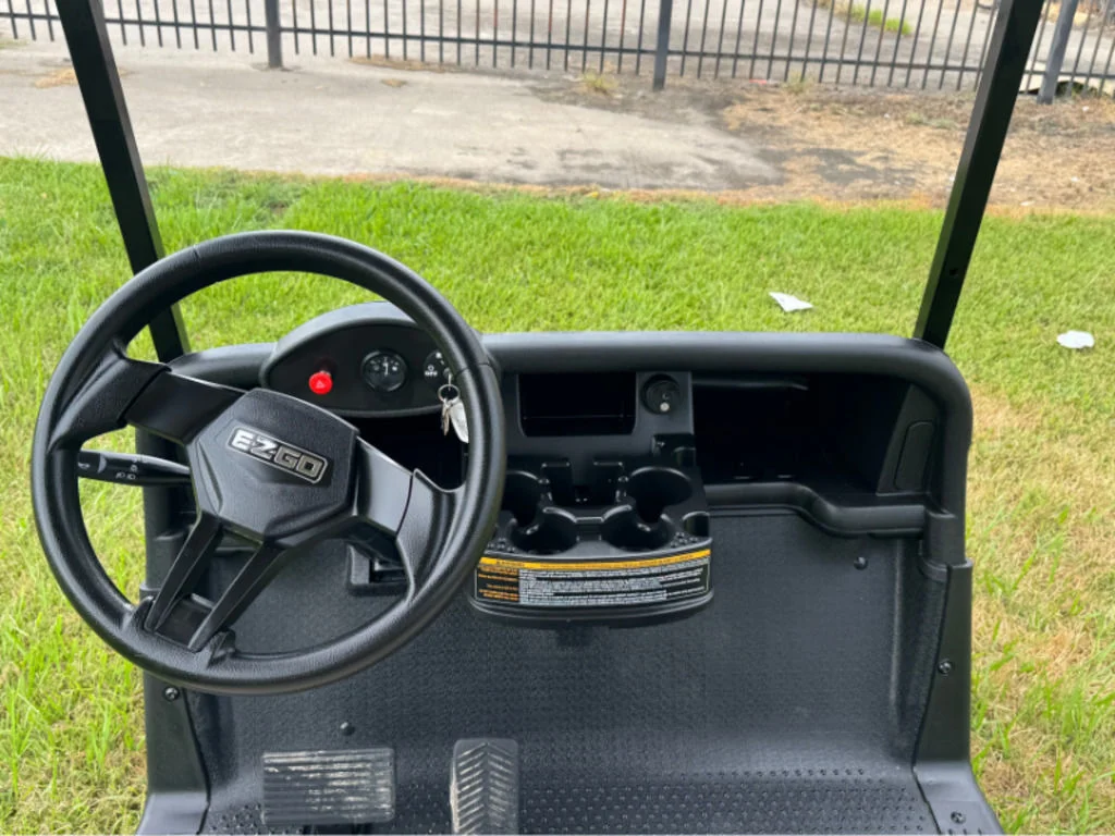 2021 E-Z-GO RXV thumb 4