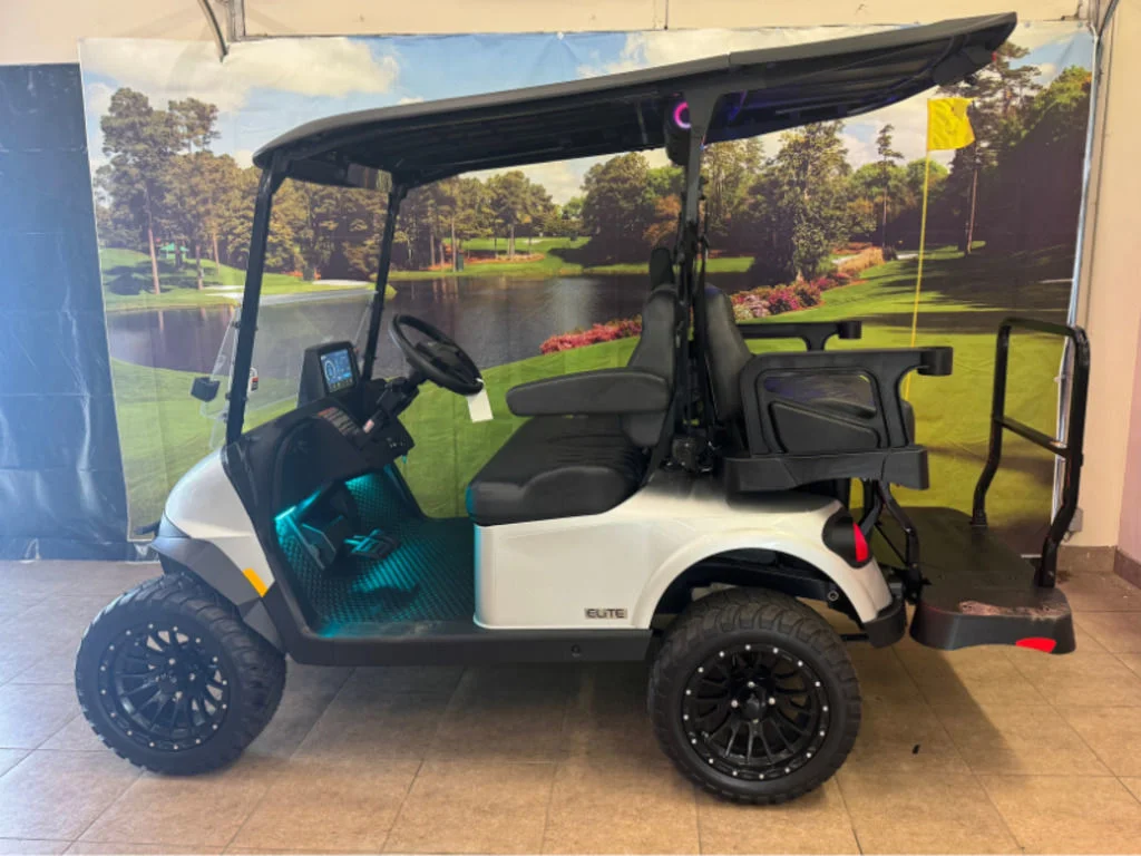 2026 E-Z-GO RXV ELiTE Lithium thumb 2