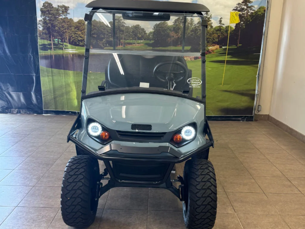 2025 E-Z-GO Express ELiTE Lithium thumb 3