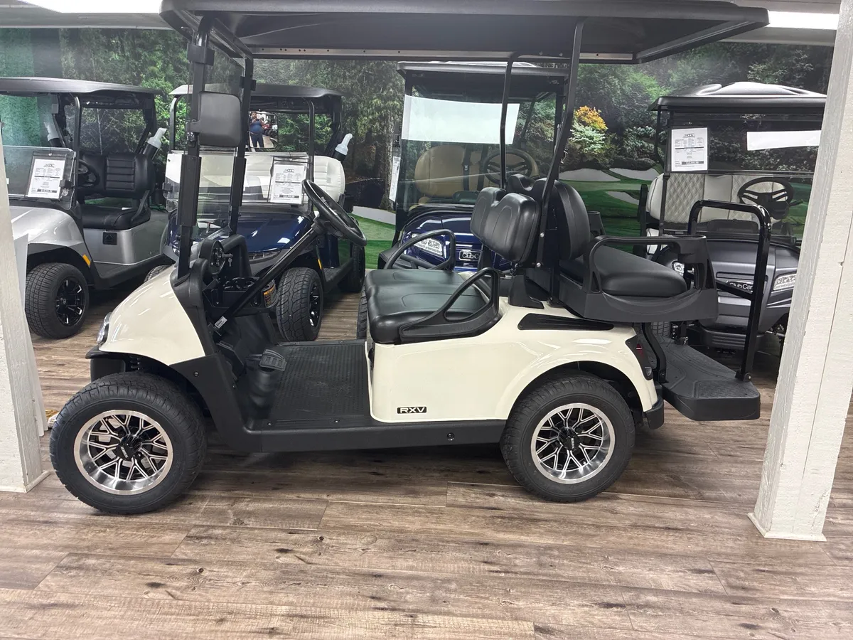 2023 E-Z-GO RXV ELiTE Lithium thumb 2