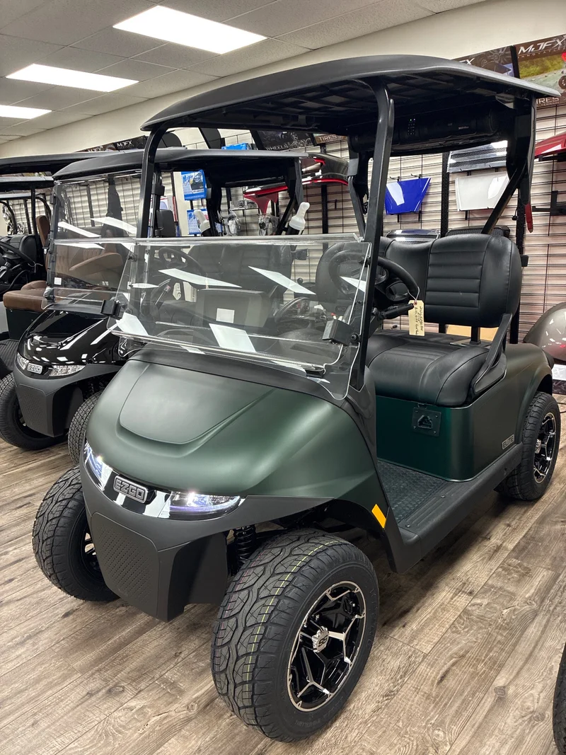 2026 E-Z-GO RXV ELiTE Lithium thumb 2