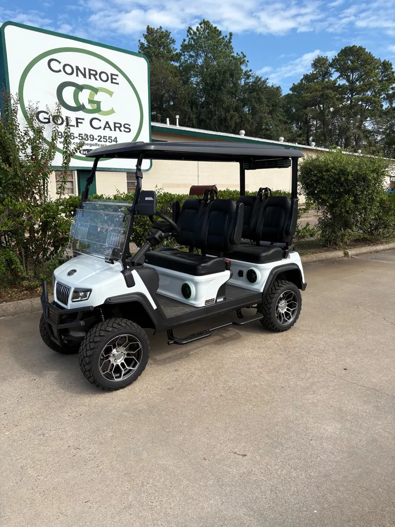 2026 Evolution D5 Maverick 4 Passenger photo 1