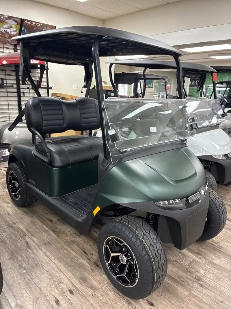 2026 E-Z-GO RXV ELiTE Lithium thumb 1