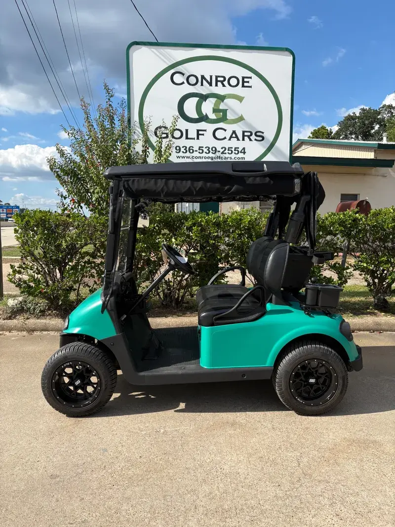 2020 E-Z-GO RXV photo 1