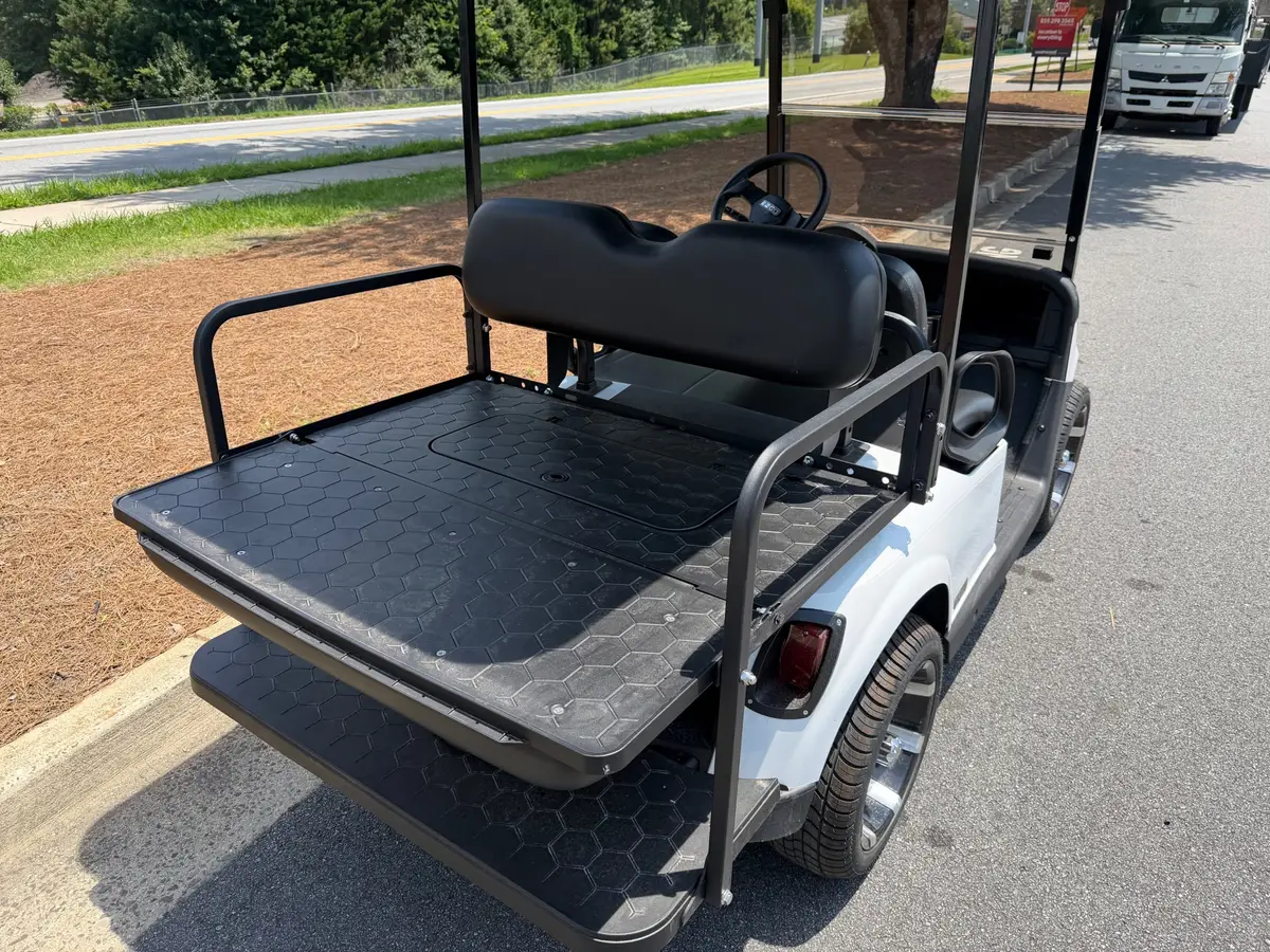 2021 E-Z-GO RXV ELiTE Lithium thumb 4