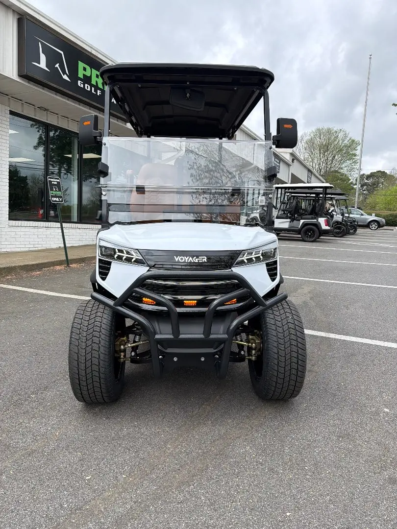 2026 Voyager EV Commander thumb 2