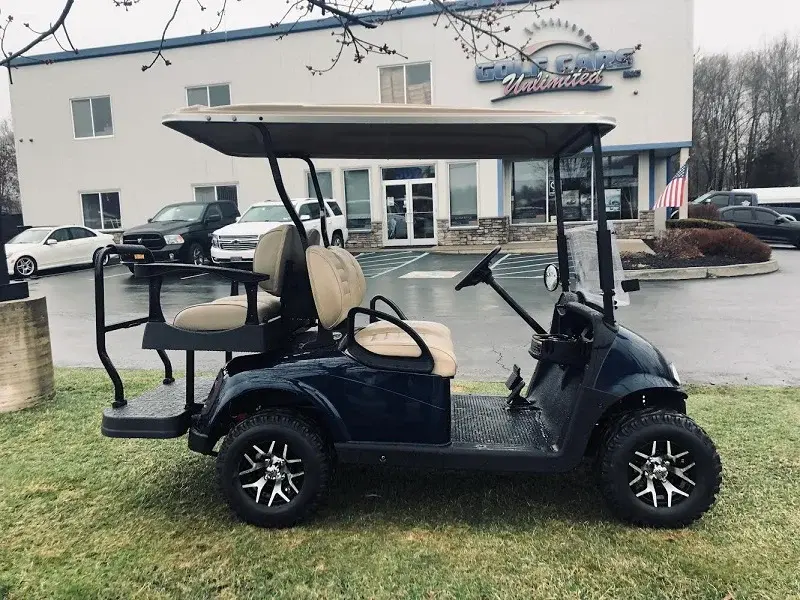 2020 E-Z-GO RXV thumb 3