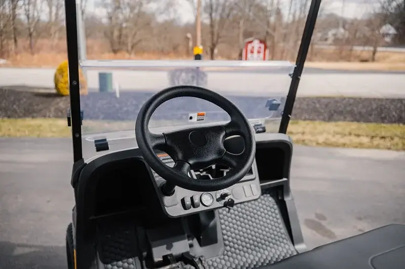 2025 E-Z-GO Valor thumb 3