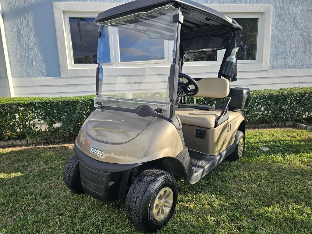 2021 E-Z-GO RXV ELiTE Lithium thumb 2