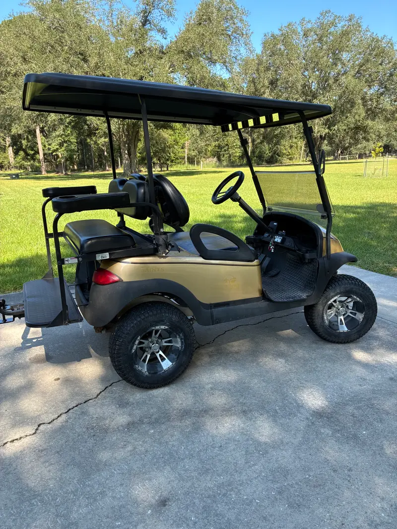 2009 Club Car Precedent Electric photo 1
