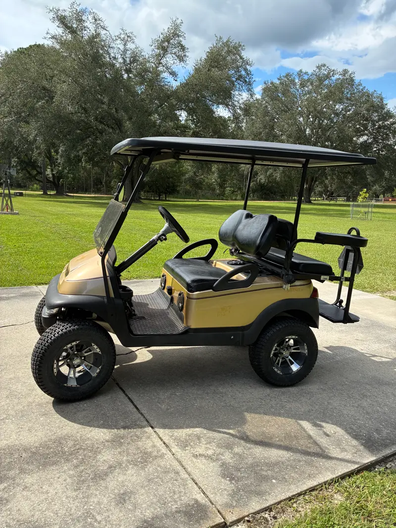 2009 Club Car Precedent Electric thumb 2