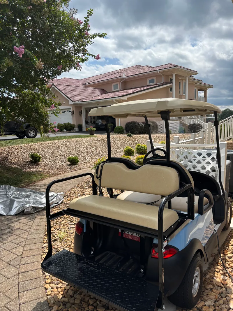 2012 Club Car Precedent Electric thumb 2