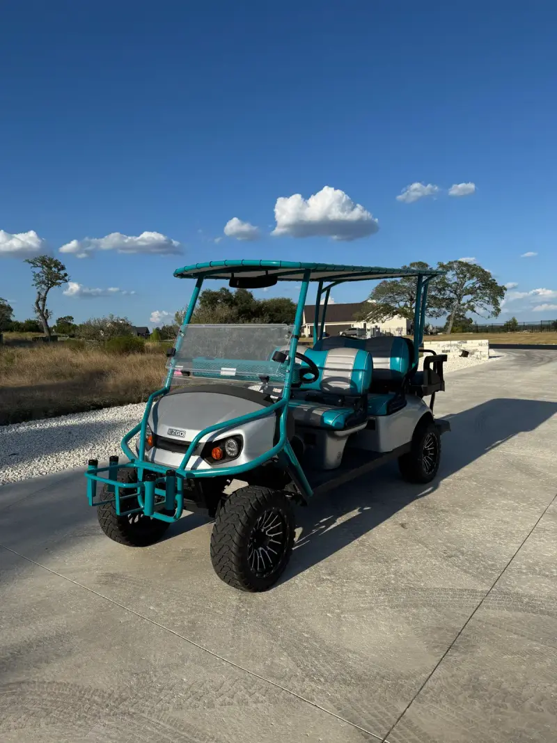 2023 E-Z-GO Express S6 thumb 2