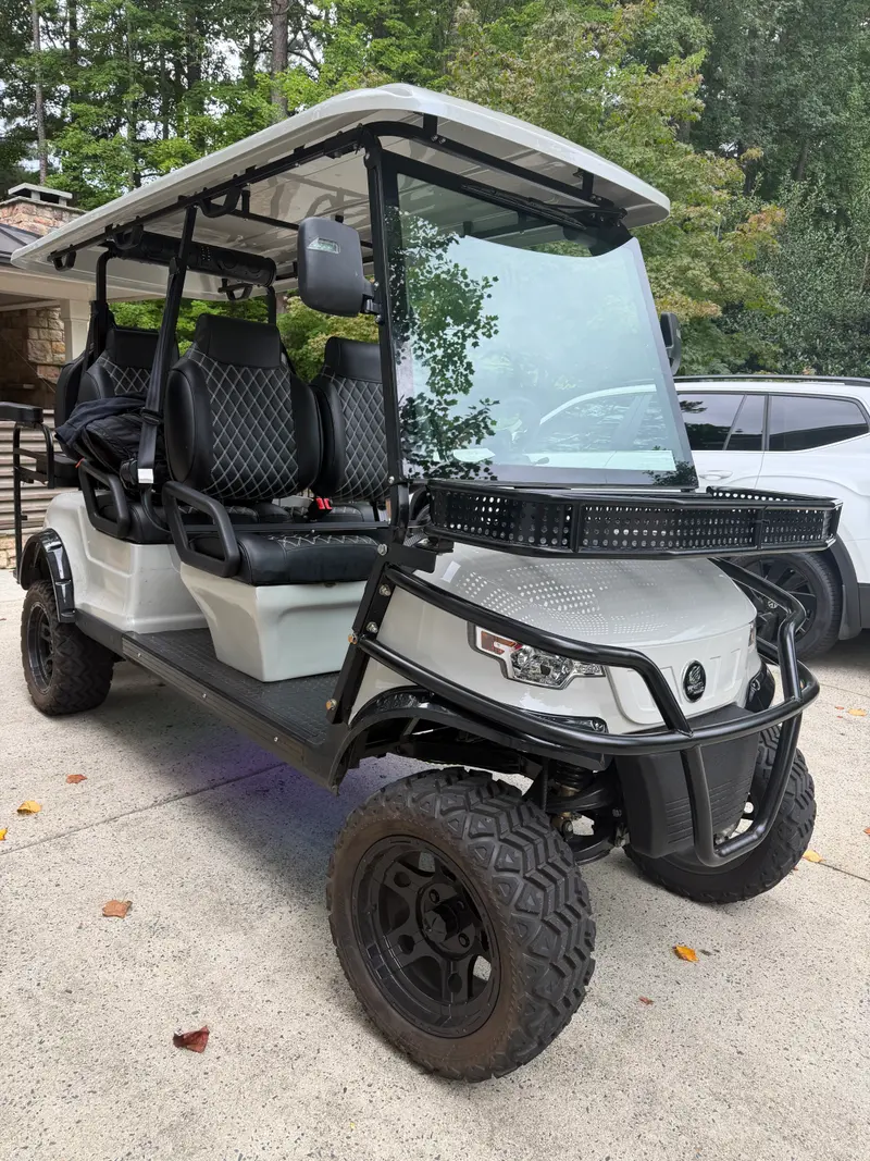 2022 Epic Carts E60L Base thumb 1