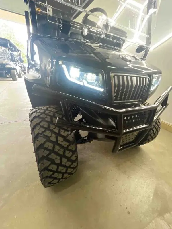 2027 Evolution D5 Maverick 4 Passenger thumb 3