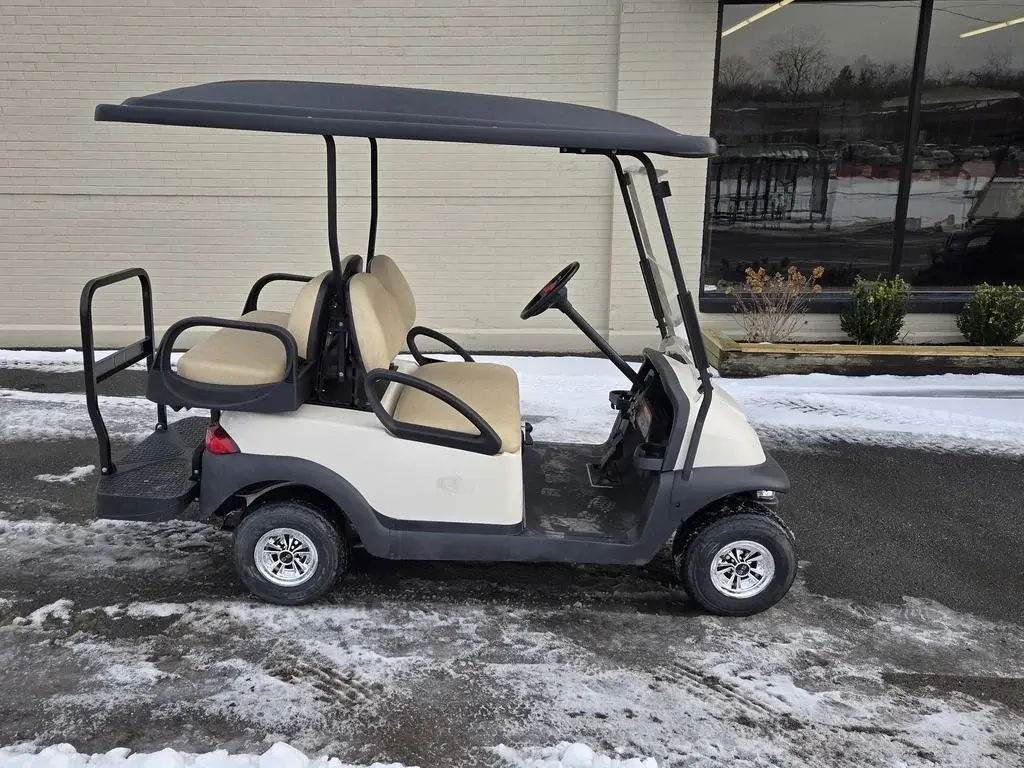 2018 Club Car Precedent photo 1