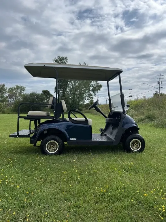 2021 E-Z-GO RXV photo 4