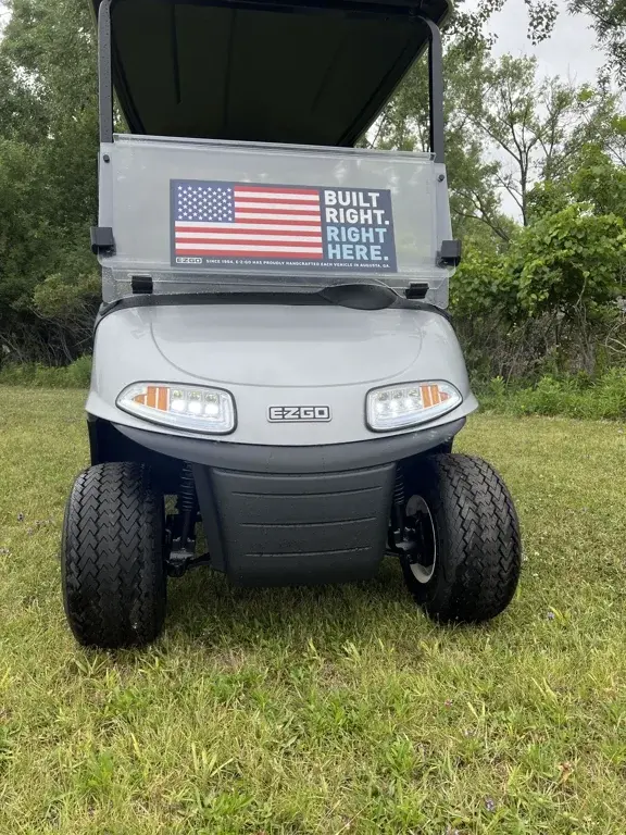 2021 E-Z-GO RXV photo 3