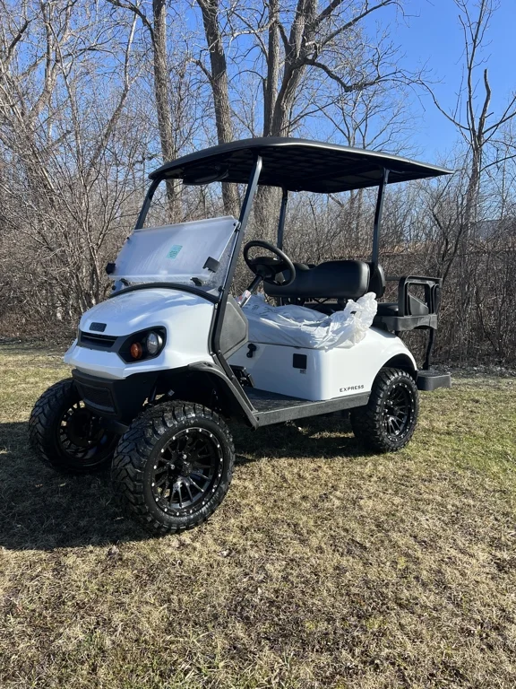2026 E-Z-GO Express photo 2