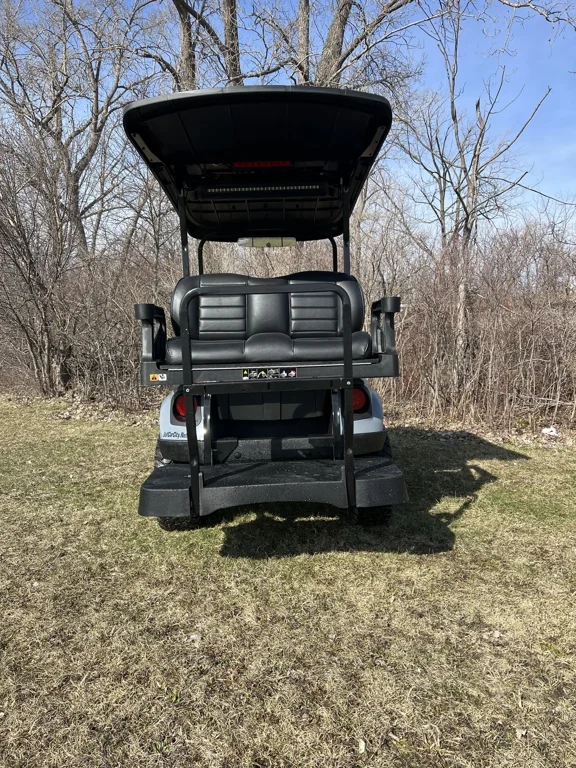 2026 E-Z-GO Express photo 5