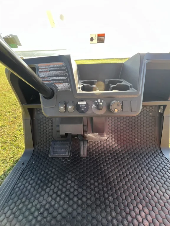 2026 E-Z-GO Freedom photo 5