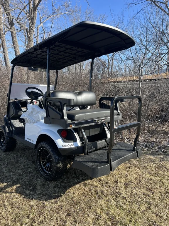 2026 E-Z-GO Express photo 6