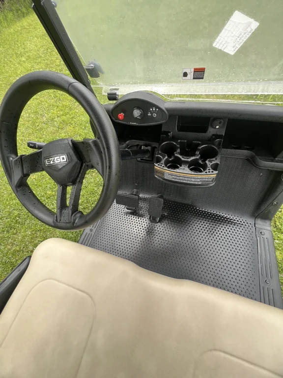 2020 E-Z-GO RXV photo 6