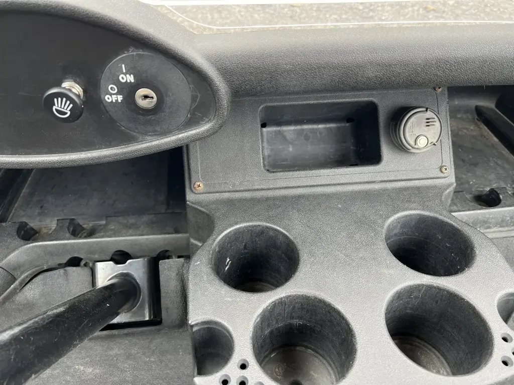 2019 E-Z-GO RXV photo 2