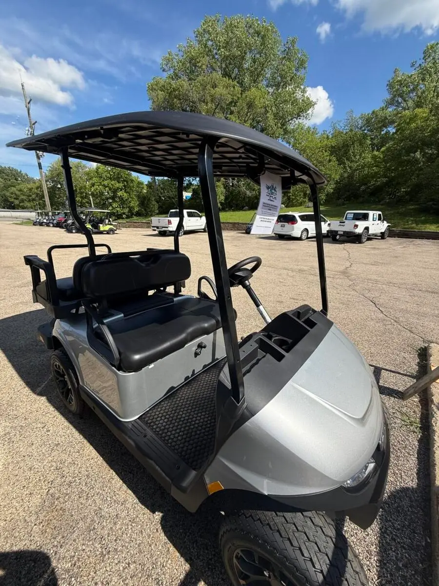 2026 E-Z-GO Valor 4 Passenger photo 14